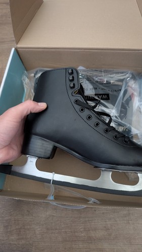 Figure skates ice - skates,,